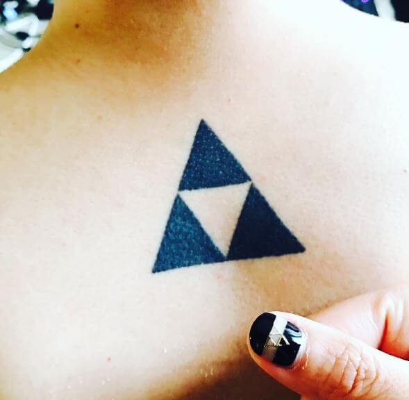 Tatuajes Triángulos Y Diseño De Arte De Uñas