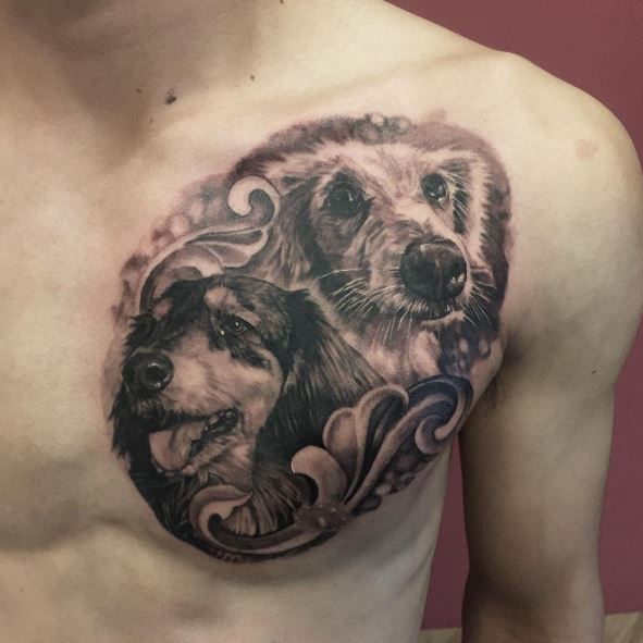 Diseño de tatuajes de perros en el pecho para hombres