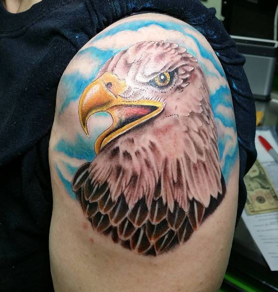Tatuaje de águila en el brazo 18