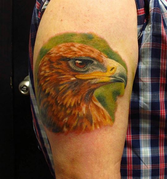 Tatuaje de águila en el brazo 32