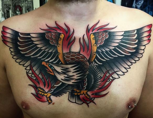 Águila tatuaje en el pecho 4