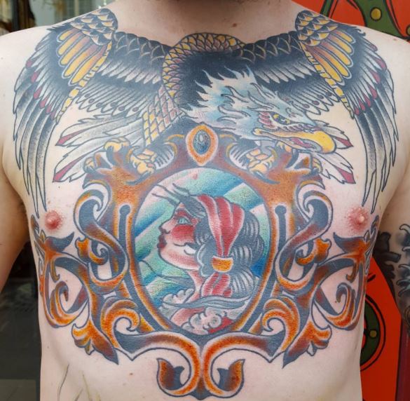Tatuaje de águila en el pecho 6