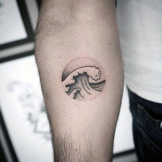 Pequeños Tatuajes De Ondas Simples Para Hombres