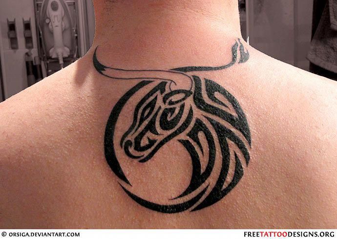 Pequeños diseños de tatuajes de toros simples (37)