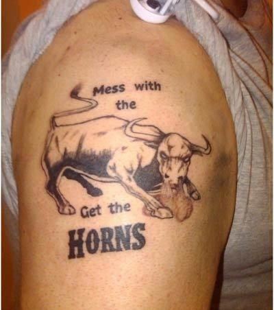 Pequeños diseños de tatuajes de toros simples (41)