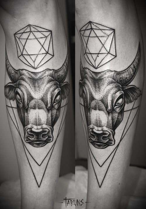 Pequeños diseños de tatuajes de toros simples (61)