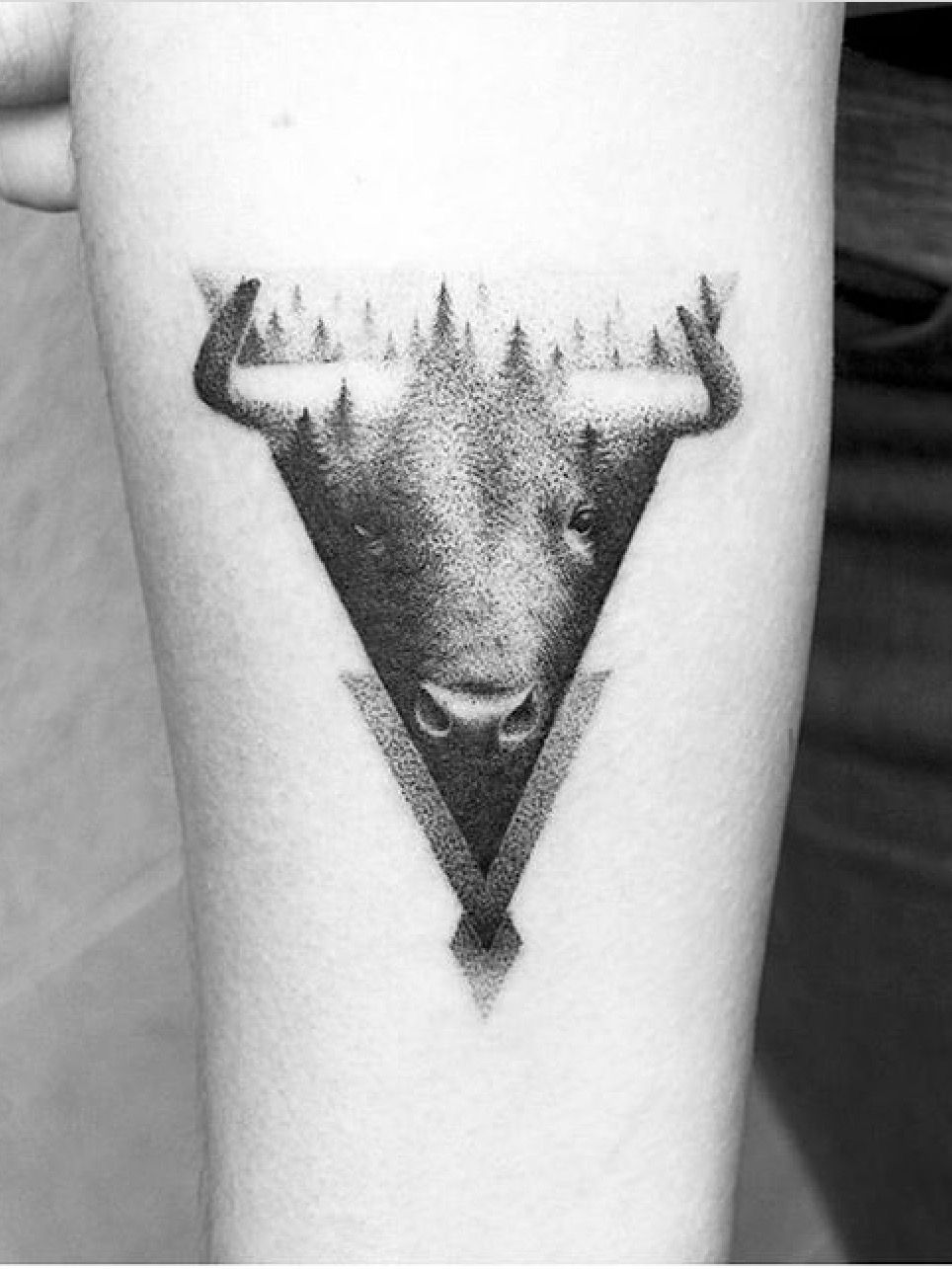 Pequeños diseños de tatuajes de toros simples (83)