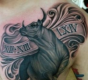 Pequeños diseños de tatuajes de toros simples (87)