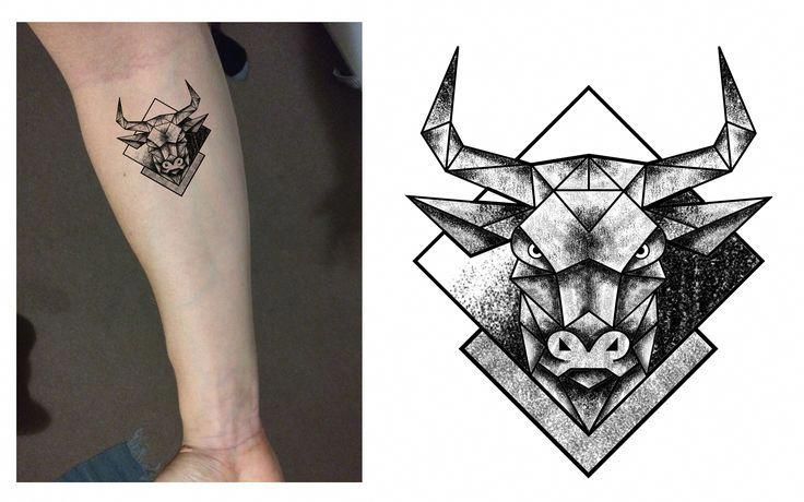 Pequeños diseños de tatuajes de toros simples (148)