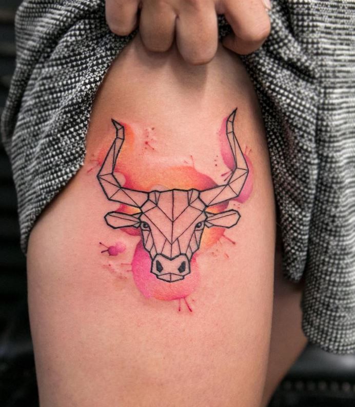 Pequeños diseños de tatuajes de toros simples (178)