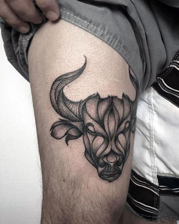 Pequeños diseños de tatuajes de toros simples (182)