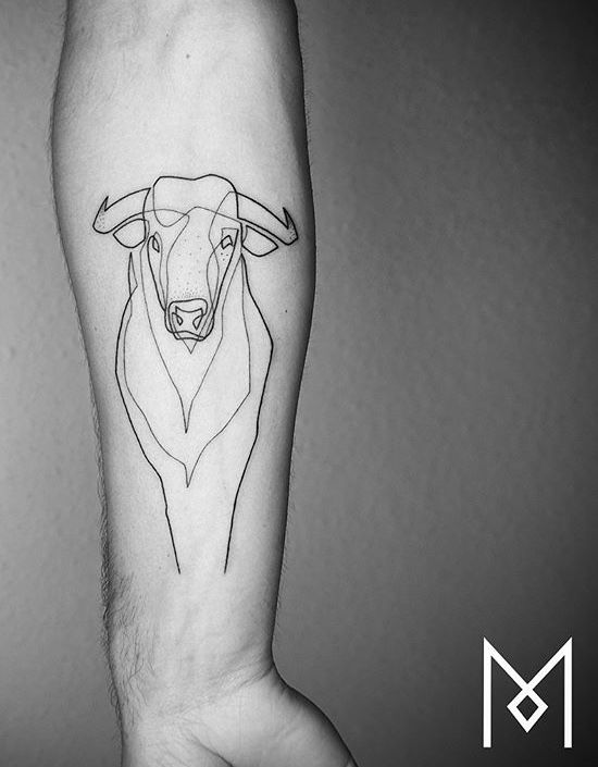 Pequeños diseños de tatuajes de toros simples (187)