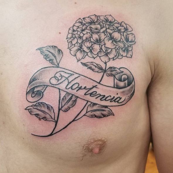 Tatuajes De Flores En El Pecho