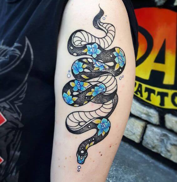 Tatuajes femeninos inspirados en la serpiente