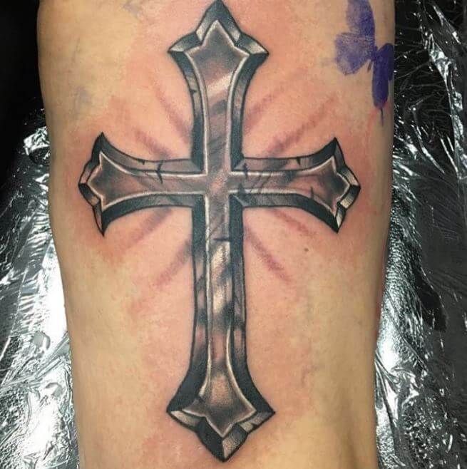 Tatuajes De Cruz Cristiana Para Hombres En El Brazo