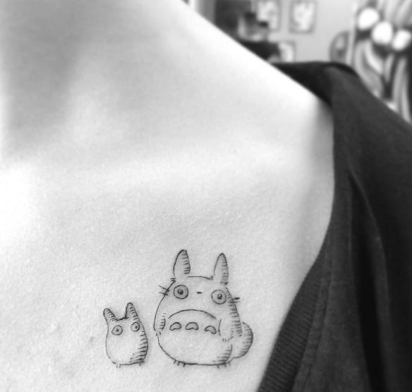 Más lindo pequeño diseño de tatuajes de Totoro Vintage Micro para mujeres