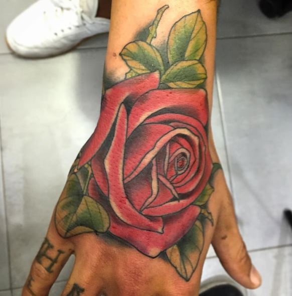 Tatuajes De Rosas En La Mano