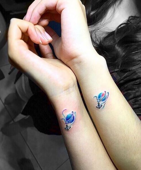 Impresionante diseño de tatuajes de planetas e ideas para niñas