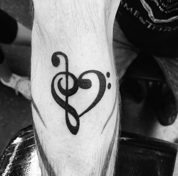 Tatuaje de música en el brazo 6