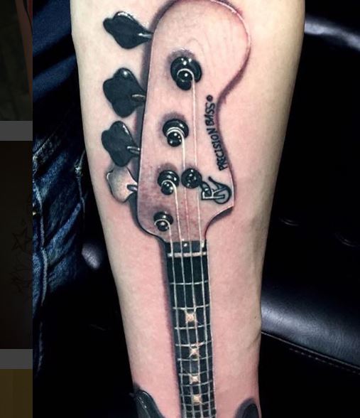 Tatuaje de música en el brazo 22