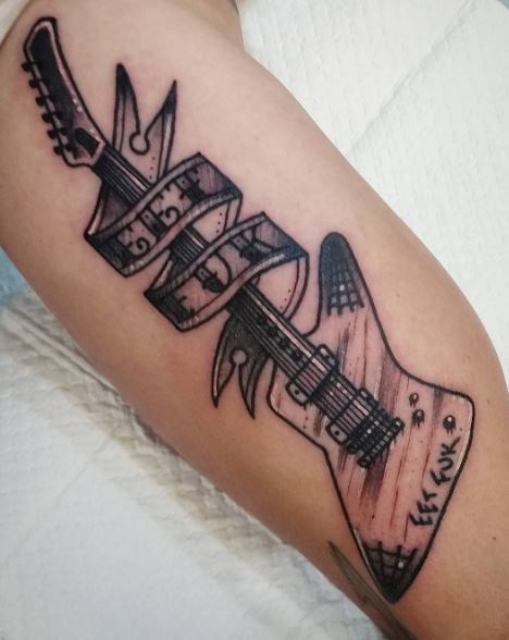 Tatuaje de música en el brazo 43