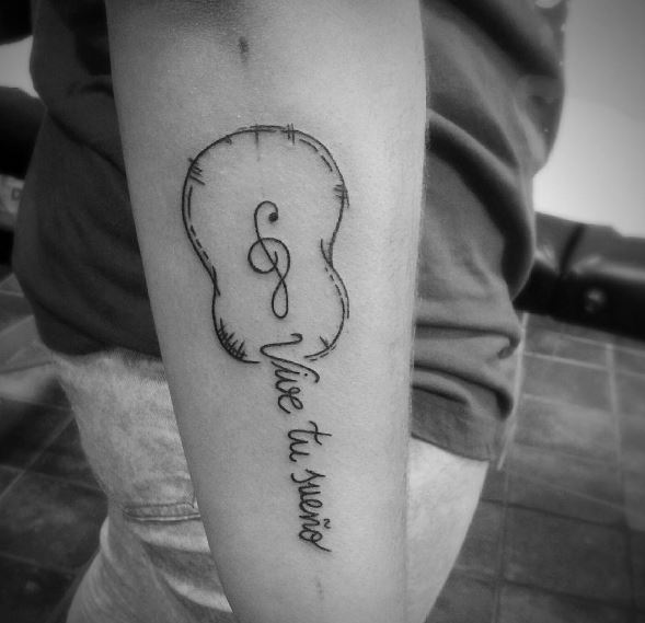 Tatuaje de música en el brazo 41