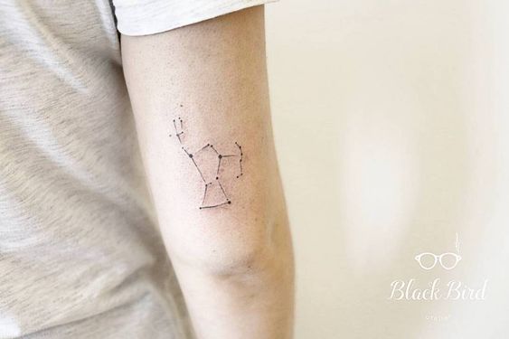 Orion Constellation Hunter Belt Nebula Diseños de tatuajes Ideas (8)