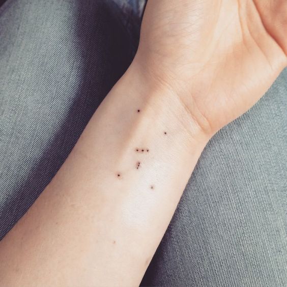 Orion Constellation Hunter Belt Nebula Diseños de tatuajes Ideas (41)