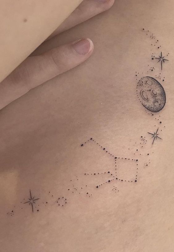 Orion Constellation Hunter Belt Nebula Diseños de tatuajes Ideas (44)