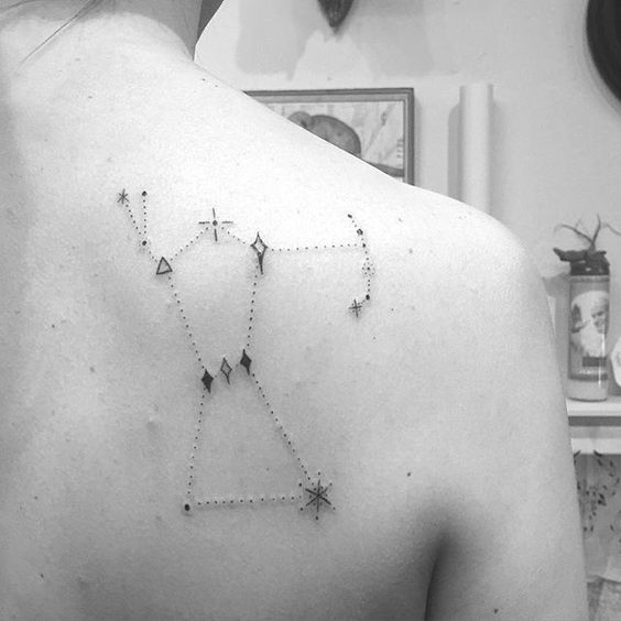 Orion Constellation Hunter Belt Nebula Diseños de tatuajes Ideas (49)