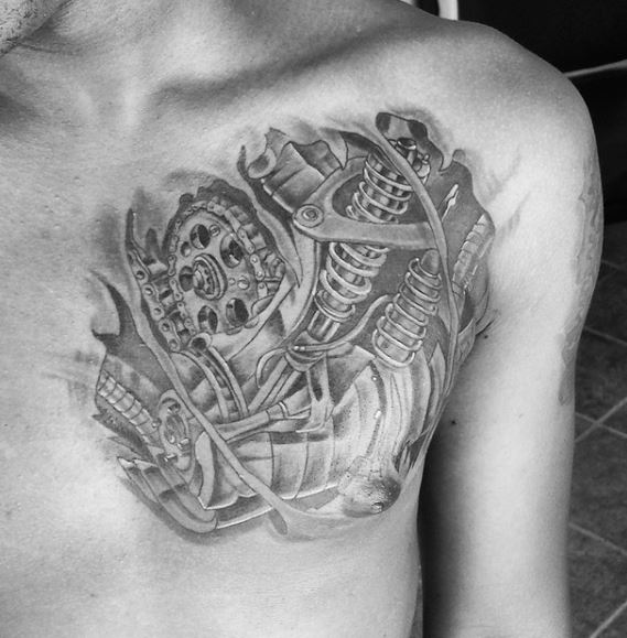 Tatuaje biomecánico 9