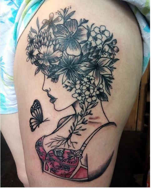 Increíble diseño de tatuaje floral con chicas