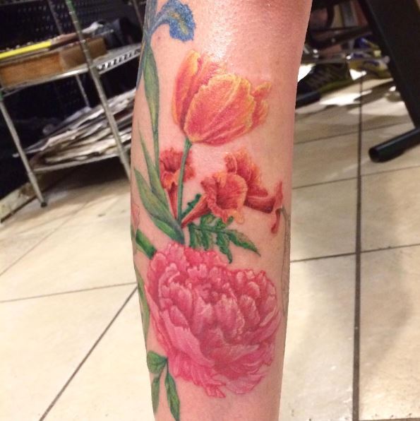 Diseño e ideas de tatuajes florales coloridos