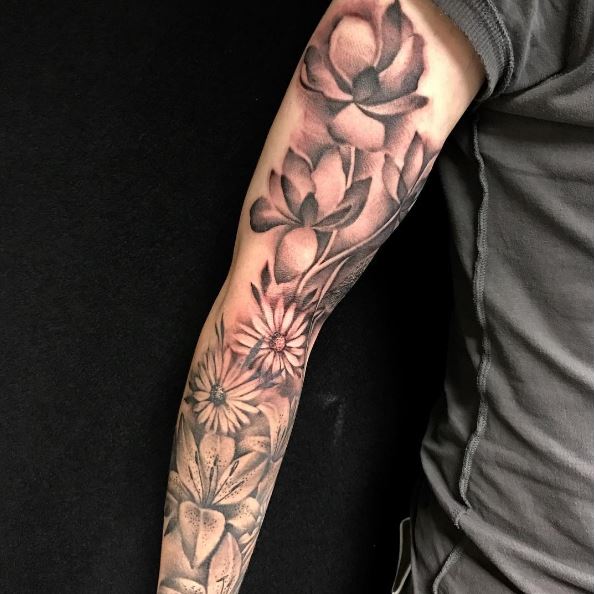 Diseño e ideas de tatuajes florales de brazo completo