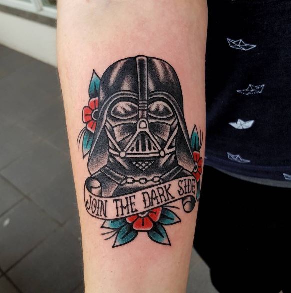 Hermoso diseño de tatuajes de Darth Vader