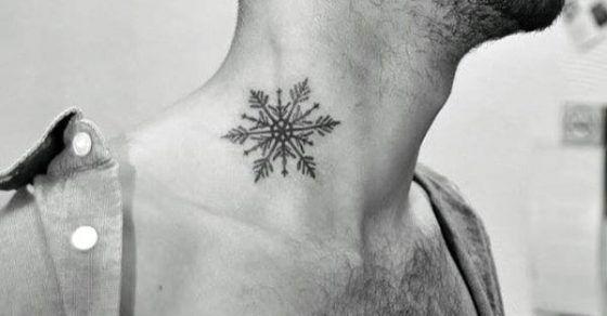Artista del tatuaje del copo de nieve (1)