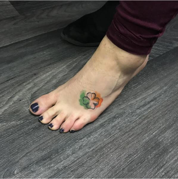 Diseño de tatuaje irlandés en pie