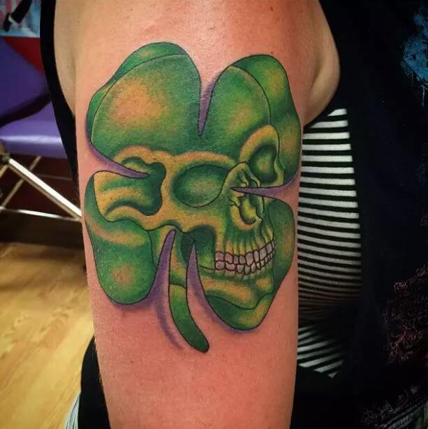 Tatuaje Irlandés Con Calavera