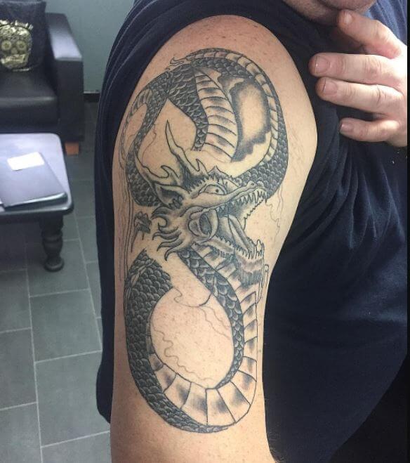 Tatuajes De Dragón Para Hombres En El Brazo