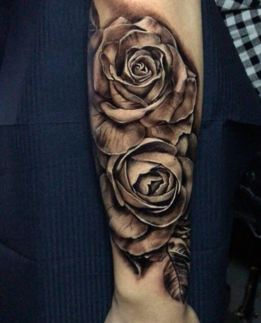 Tatuaje De Rosa En El Antebrazo