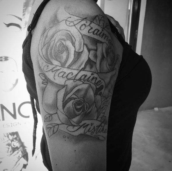 Diseños e ideas de tatuajes de flores en el hombro