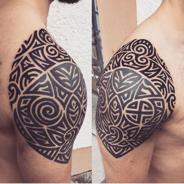 Grandes diseños e ideas de tatuajes en el hombro para hombres