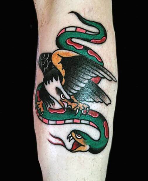 Tatuaje De Águila Y Serpiente