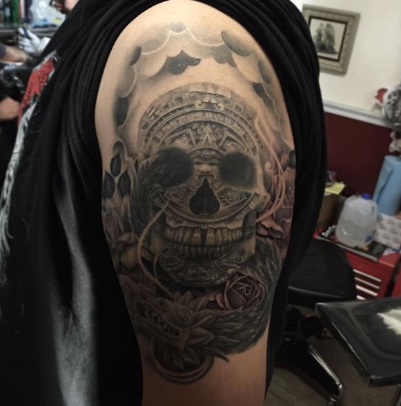 Tatuaje de guerrero azteca en Pinterest