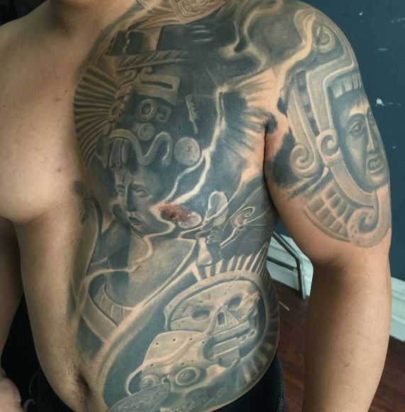 Mejores diseños e ideas de tatuajes aztecas para hombres