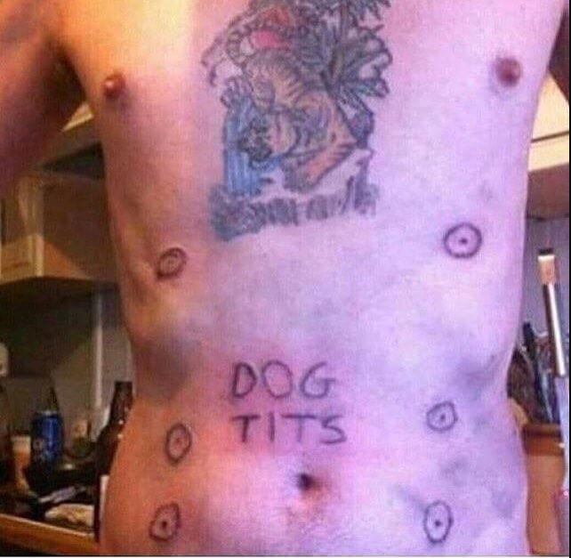 Peores tatuajes en el estómago
