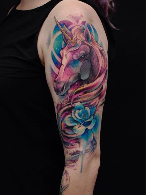 Tatuajes de media manga de unicornio para damas