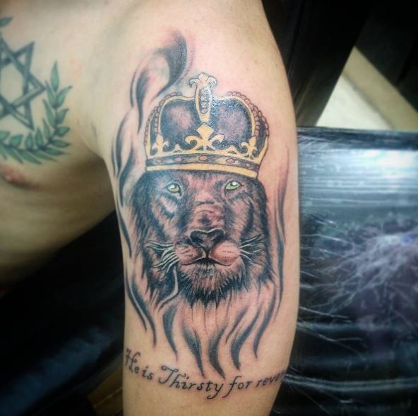 Diseño e ideas de tatuajes de rey pequeño