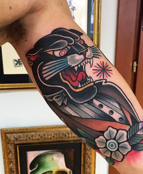 Tatuaje de pantera en el brazo 8