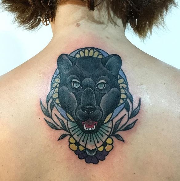 Tatuaje de pantera en la espalda 1